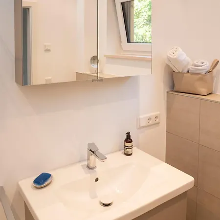 X Kowloon * Westerholz